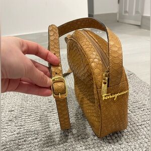 Salvatore Ferragamo Vintage Tan Snake Embossed Leather Round Crossbody Bag Italy